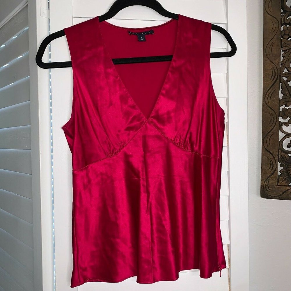 Banana Republic Sleeveless Silk V-Neck Blouse